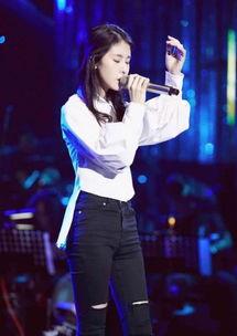 娱乐吃瓜女艺人唱歌,惊艳亮相引热议